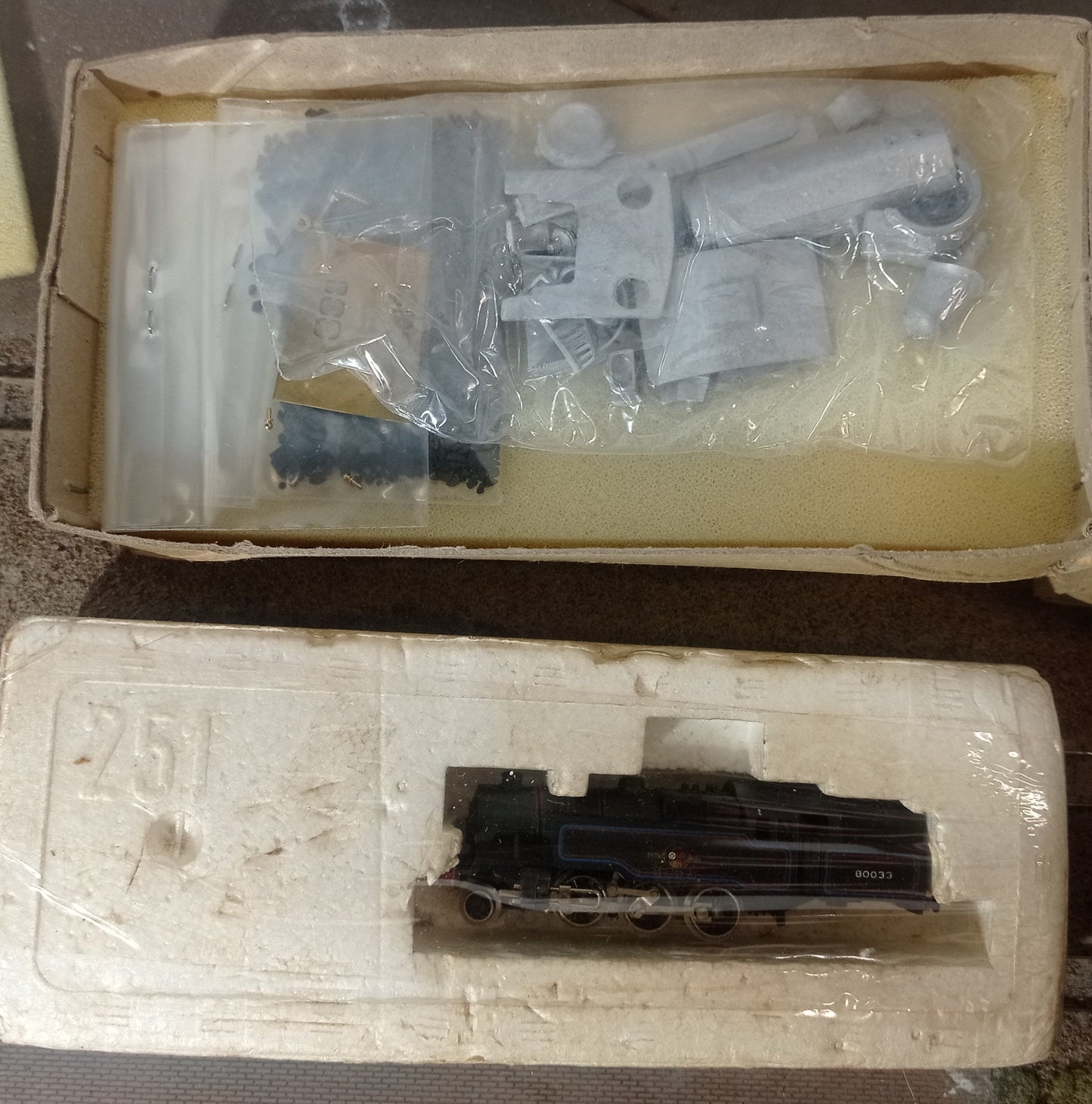 Parkside Dundas 009 Gauge W&L 2-6-2T locomotive kit with donor chassis