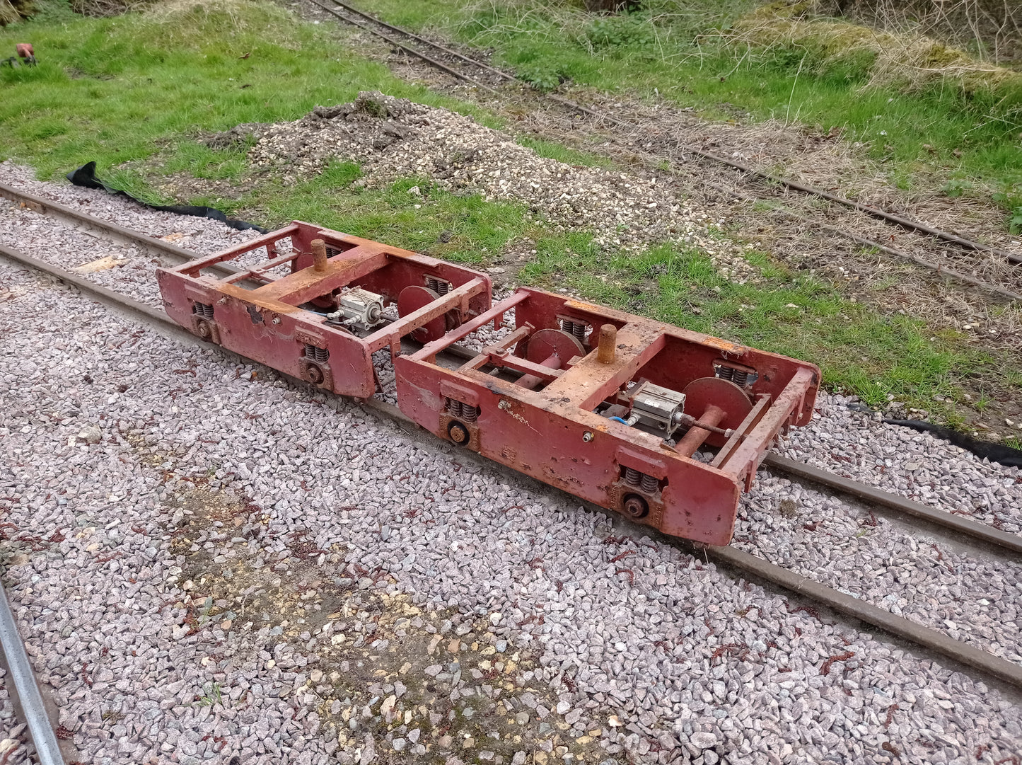 1403 - 2 x 10 1/4" Gauge Air Braked Bogies