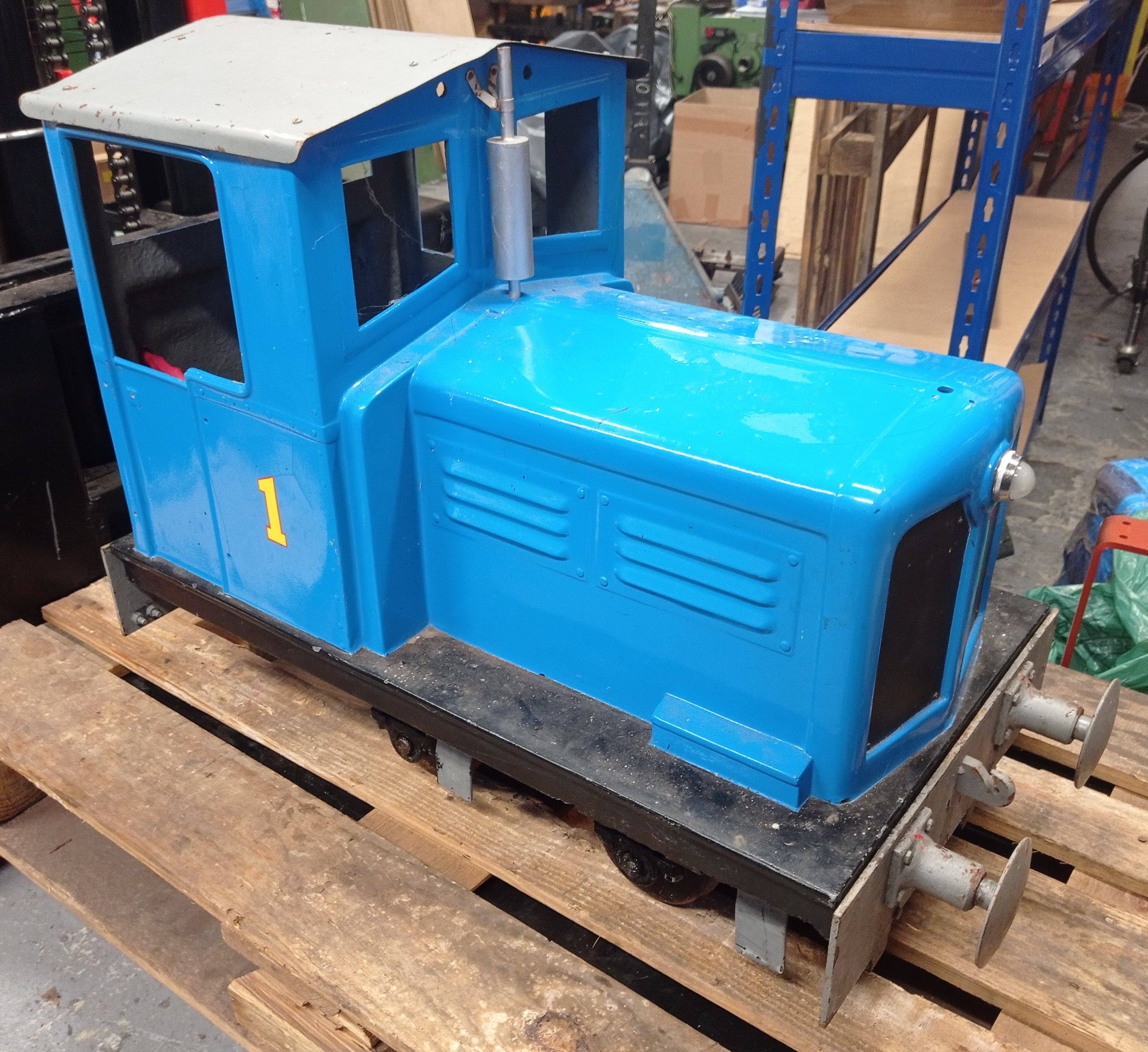 1526 7 Gauge Simplicity II Battery Locomotive Blue S M R 1526 7 Gauge Simplicity II Battery Locomotive Blue S M R