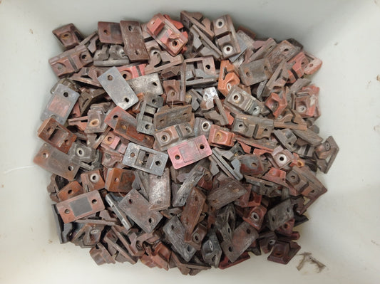 1541 - 1400 x PNP Screw Fit Rail Chairs for 5/8" aluminium rail