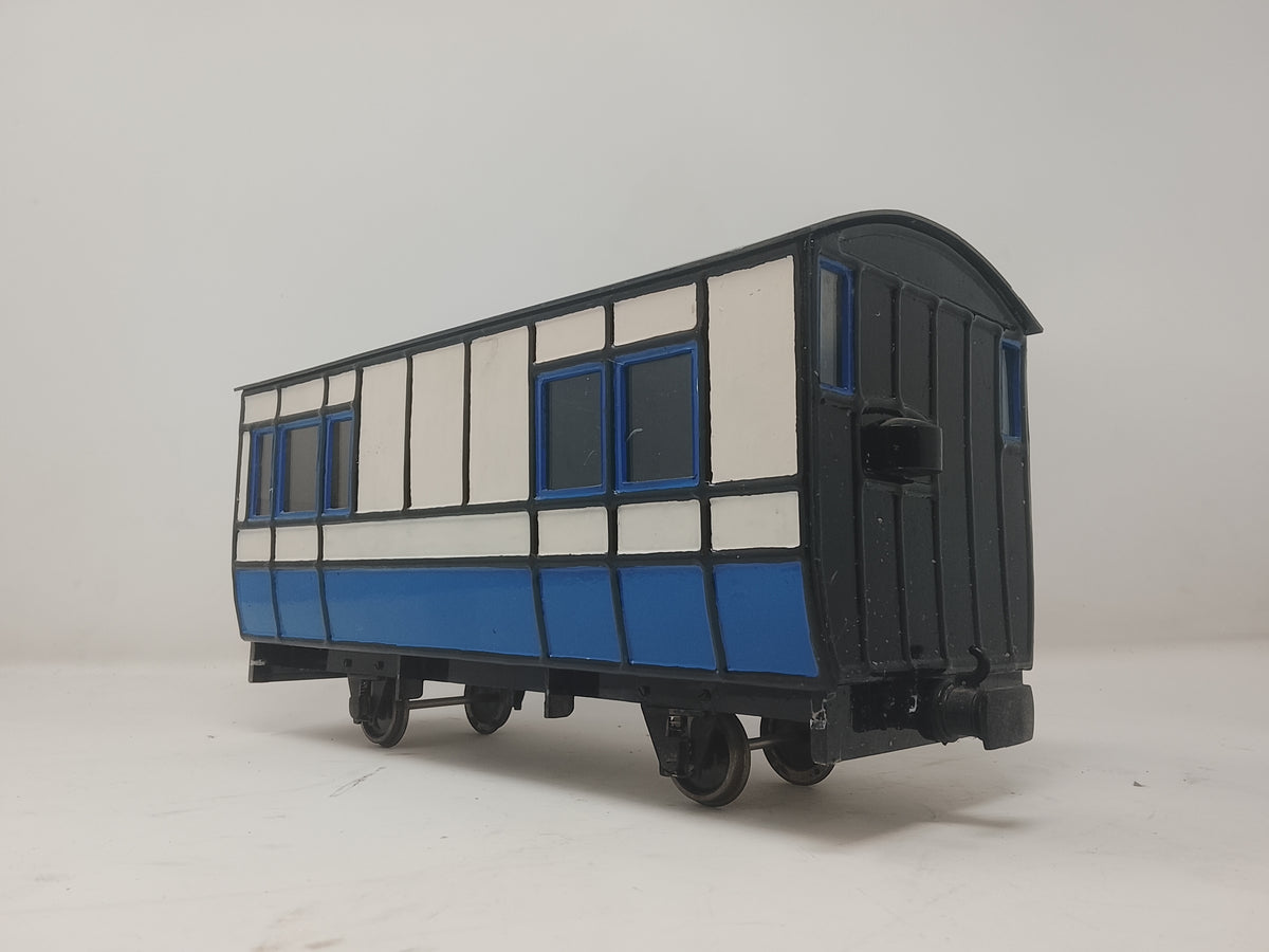 1584 - 45mm Gauge Blue & White Brake Coach