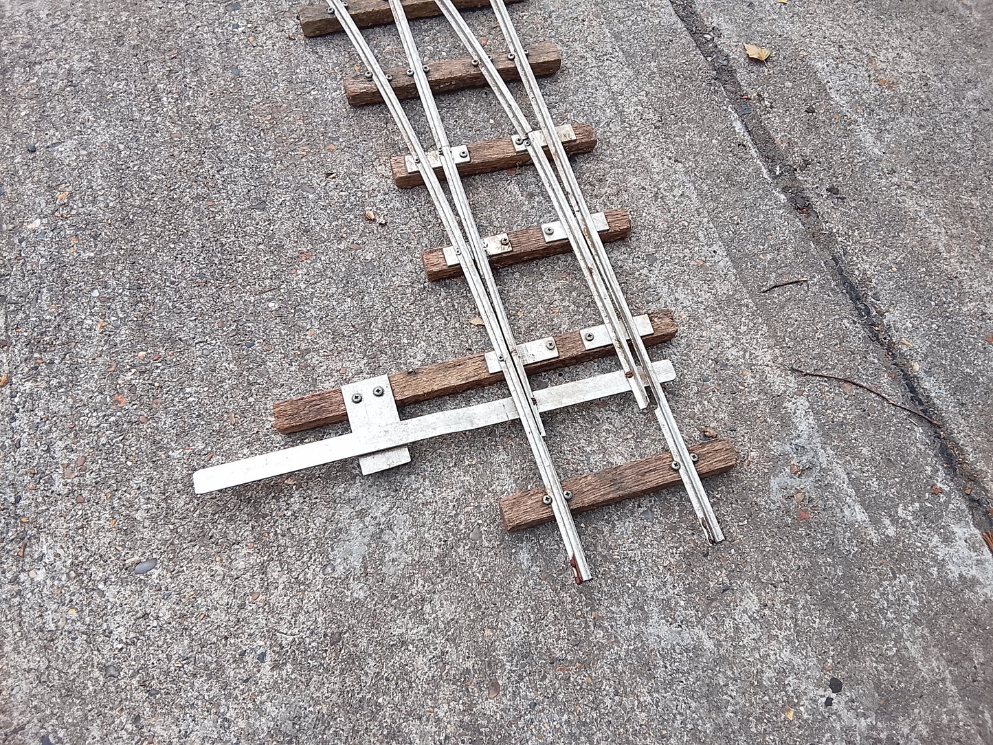 5" Gauge Point