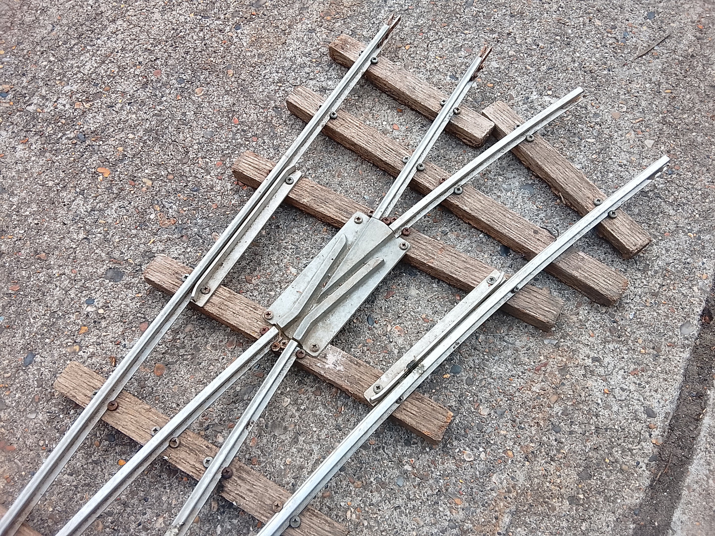 5" Gauge Point