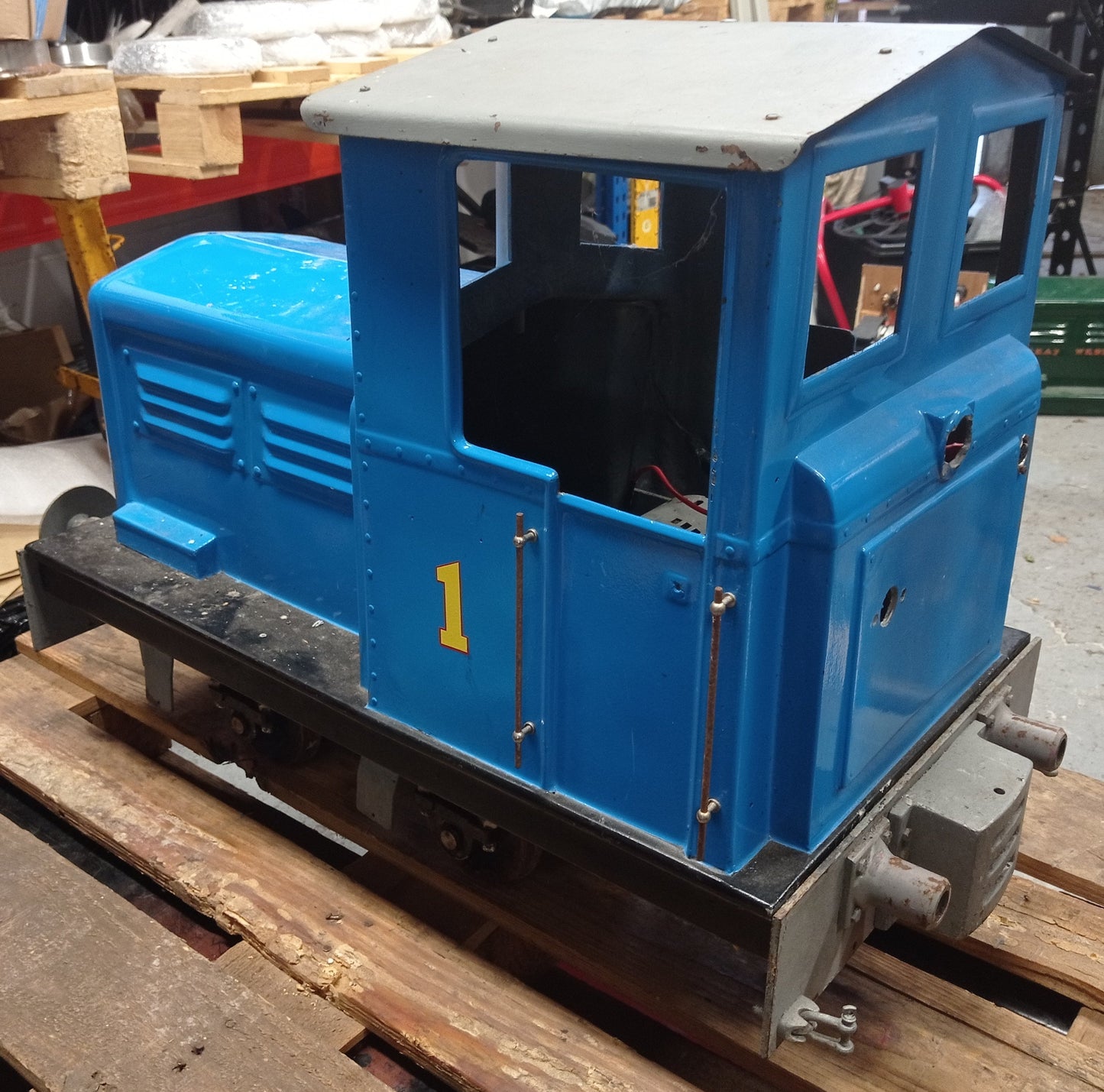 1526 - 7¼" Gauge Simplicity II Battery Locomotive (Blue)